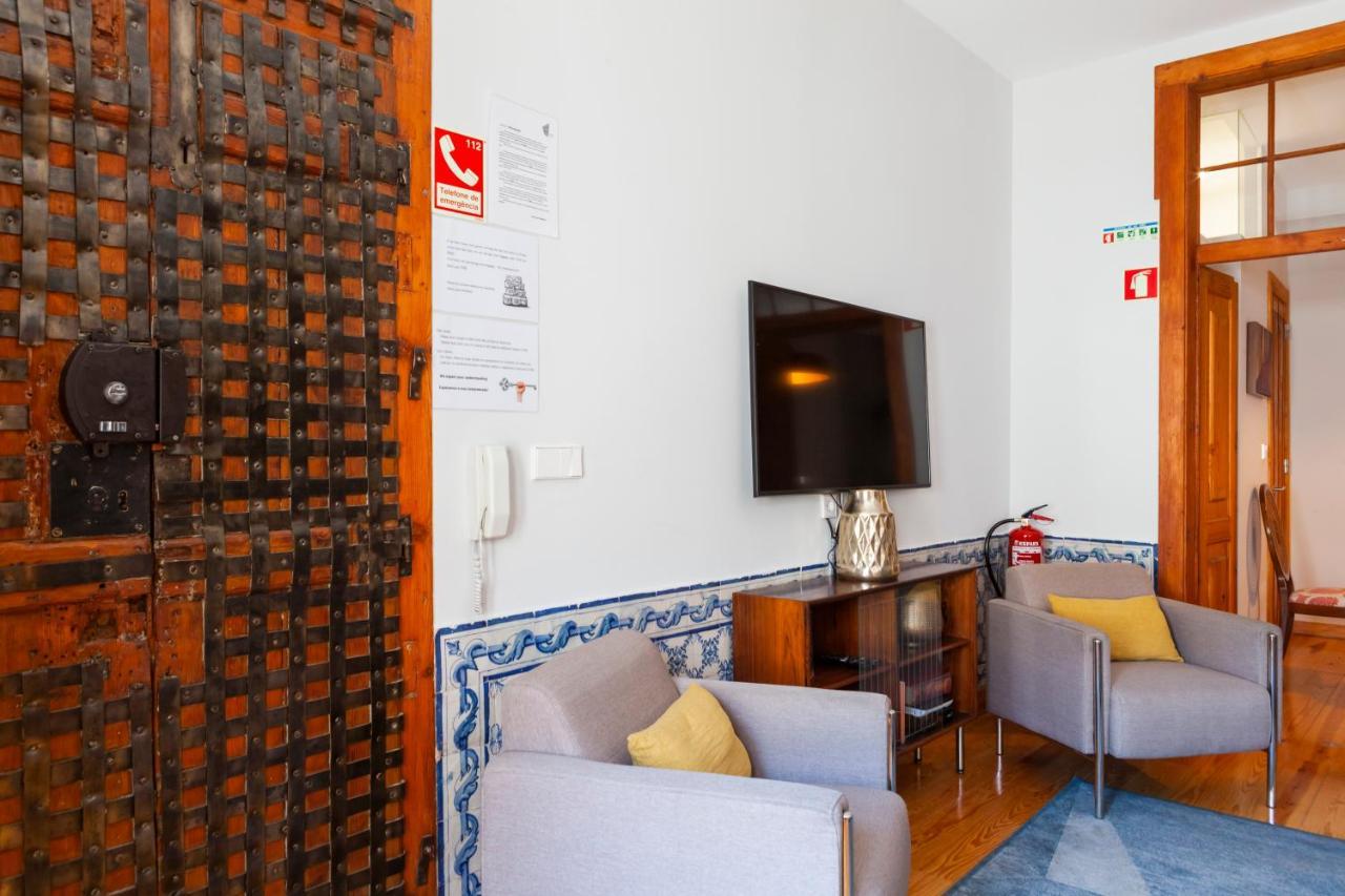 Alfama Terrace Apartment With Authentic XVIII Tiles And Historic Notes 3 Bedrooms & 2 Bathrooms Ac Lisboa Kültér fotó