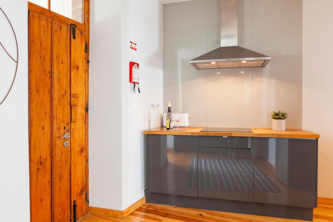 Alfama Terrace Apartment With Authentic XVIII Tiles And Historic Notes 3 Bedrooms & 2 Bathrooms Ac Lisboa Kültér fotó