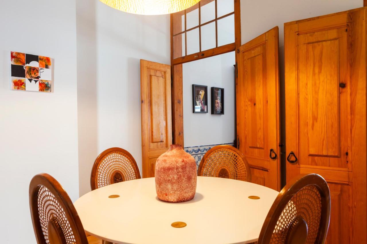 Alfama Terrace Apartment With Authentic XVIII Tiles And Historic Notes 3 Bedrooms & 2 Bathrooms Ac Lisboa Kültér fotó